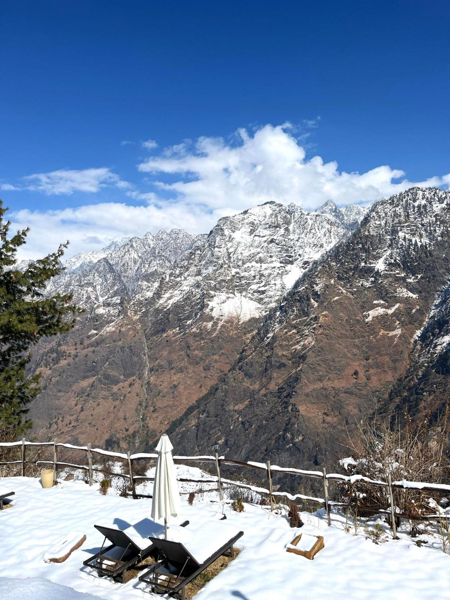Faraway Cottages, Auli Joshīmath Esterno foto