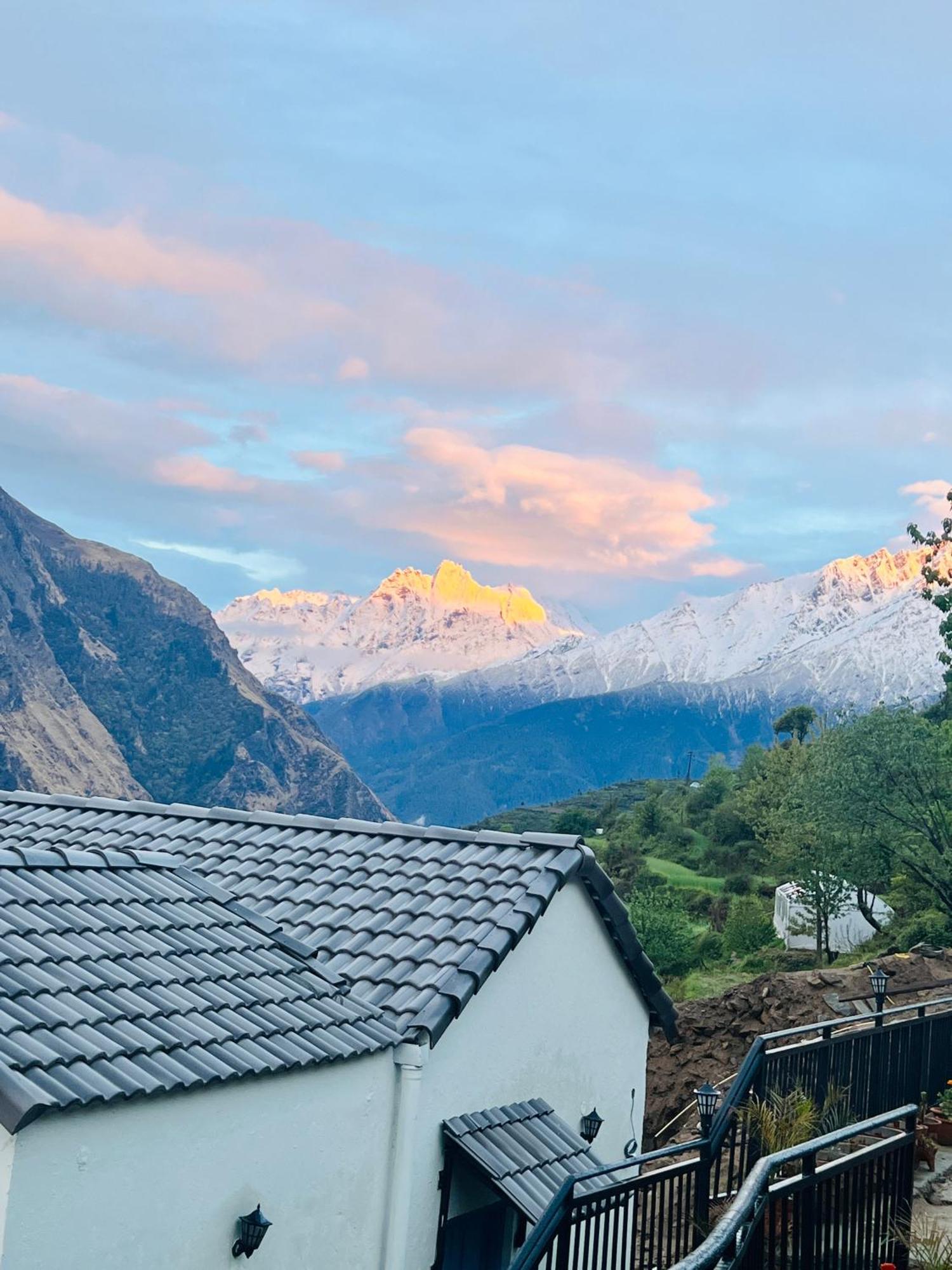 Faraway Cottages, Auli Joshīmath Esterno foto